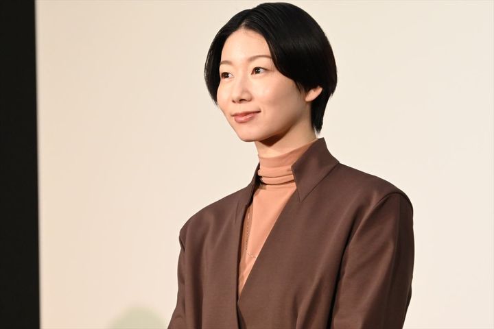 『虎に翼』スピンオフ『山田轟法律事務所』完成会見に登壇した土居志央梨 クランクイン！ width=