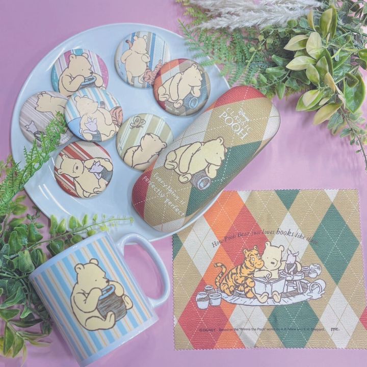 シークレットコレクション ペーパー缶バッジ プーさん／メガネケース チェック プーさん／マグ ストライプ プーさん