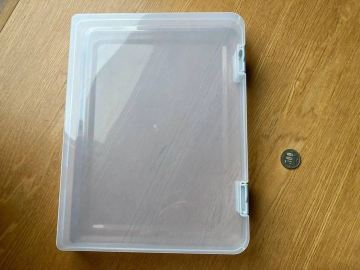 Seria(セリア)：A4キャリーケースワイドタイプ・クリア