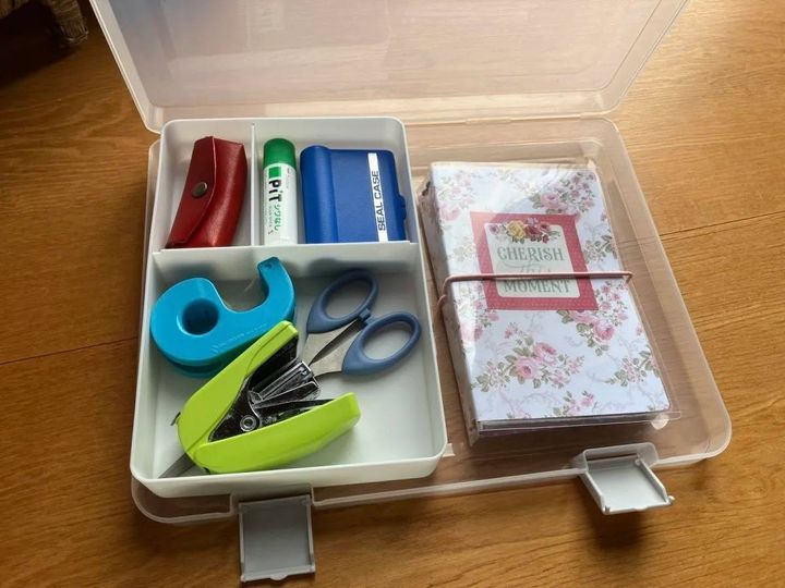 Seria(セリア)：A4キャリーケースワイドタイプ・クリア