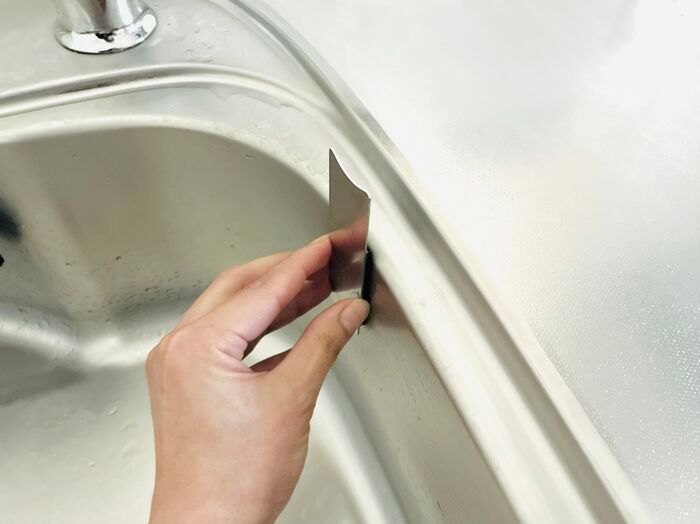 【セリア】超シンプルな『銀のプレート』が大正解！まさかの使い道に「その手があったか…」キッチンで活躍♪