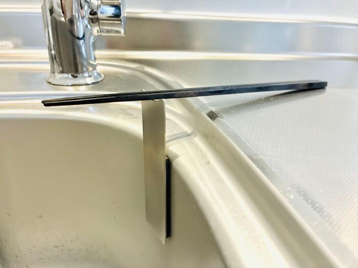 【セリア】超シンプルな『銀のプレート』が大正解！まさかの使い道に「その手があったか…」キッチンで活躍♪