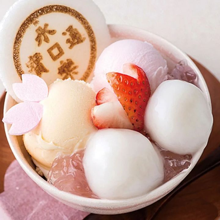 楽・桜かほるパフェのクローズアップ