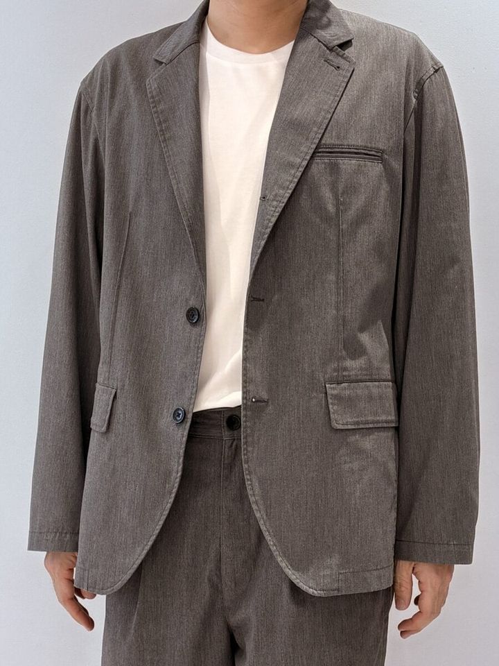 GU×UNDERCOVER テーラードジャケット 試着