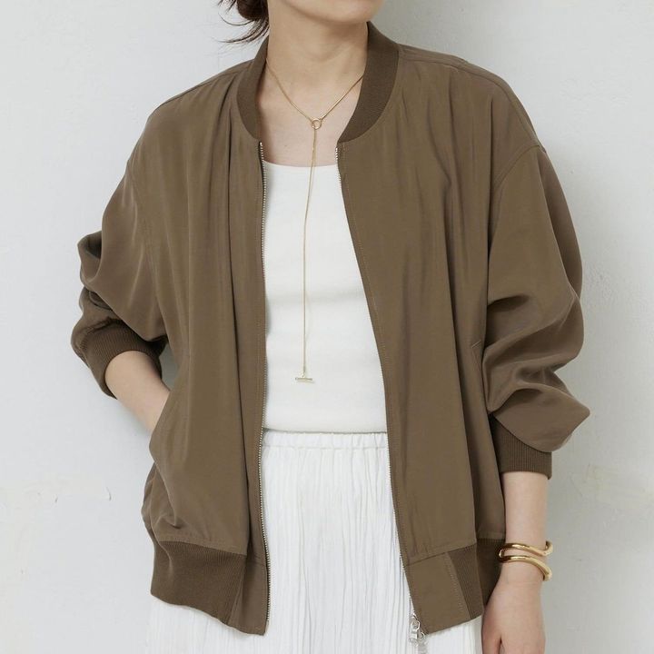 画像: 「サテンブルゾン」￥35,200 出典：ガリャルダガランテ