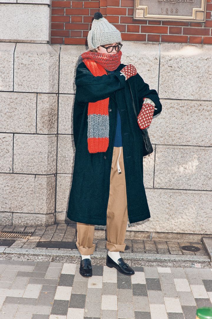 プラスするだけであったかくおしゃれになるニット小物たち