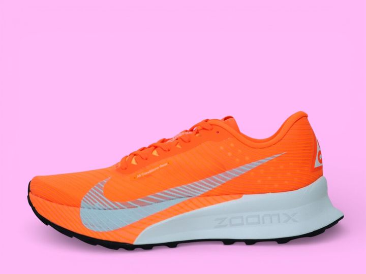 ナイキの「ACG ウルトラフライ トレイル」¥36,080