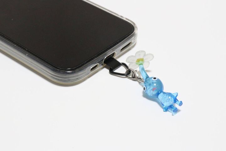 ダイソーのストラップホールシート2P ステンレス スリム ブラックにストラップを付ける