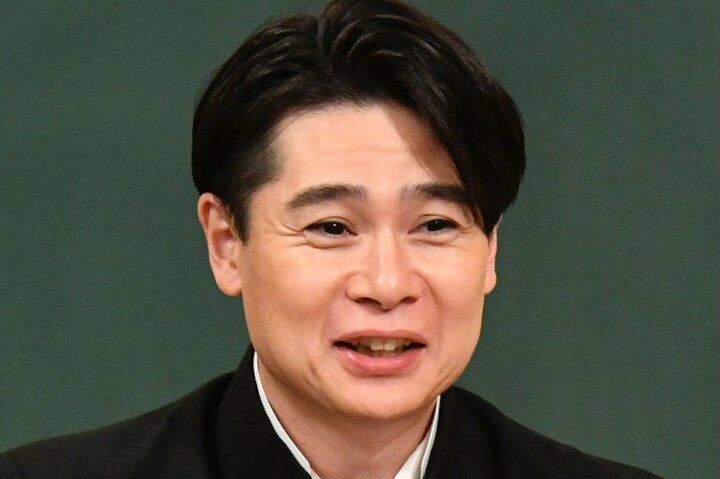 【写真・画像】毛布がめくれた瞬間…「こわっ！」ノブコブ吉村、相方・徳井の機内での怪行動を暴露 1枚目