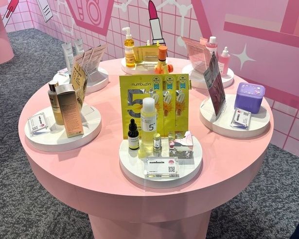 メガ割の注目アイテムの展示ブースをチェックしよう