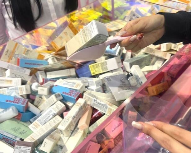 【写真】MEGA SCOOPでは10秒でひとすくいしたものがすべてもらえる！