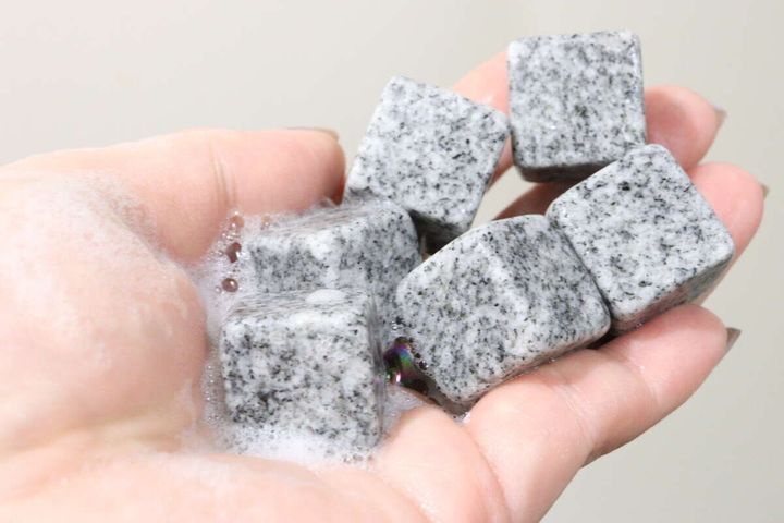 ダイソーのストーンアイスキューブは食器用洗剤で洗える