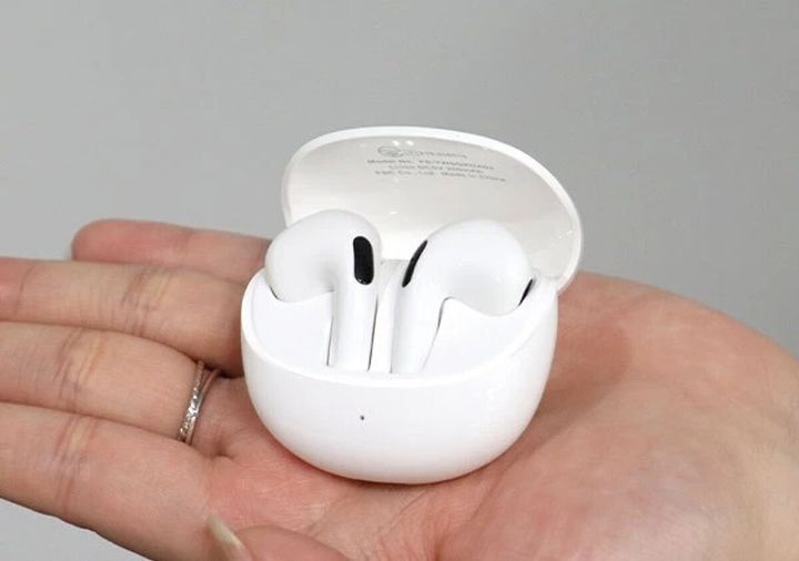 ダイソー インナーイヤー型完全ワイヤレスステレオイヤホン（ホワイト）