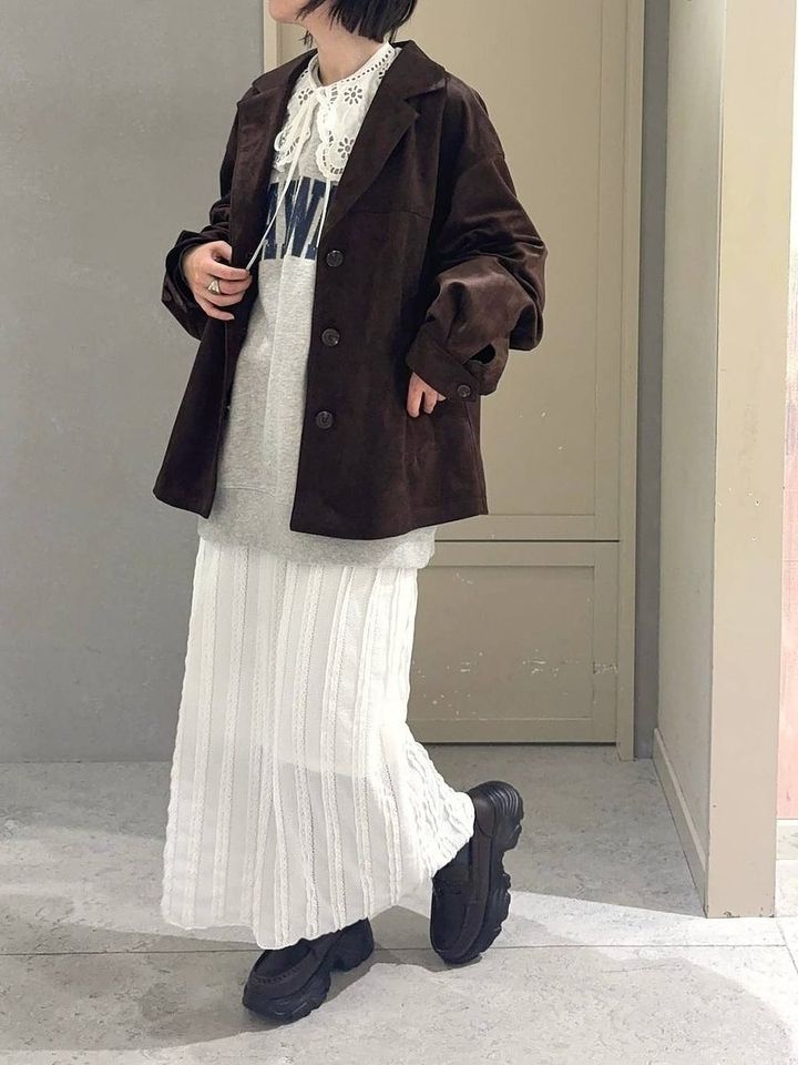 グレースウェットとスカートのコーデ3