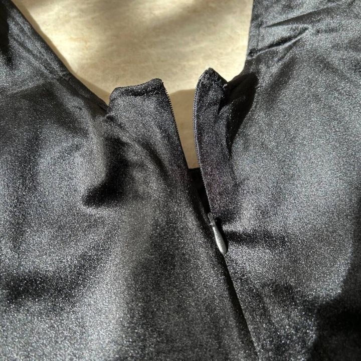 cocaベロアオールインワン バックジップ部分