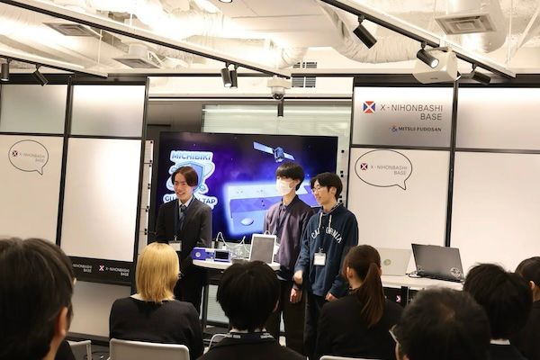 沖縄、豊田、長岡の3つの高専から集まった学生と「みちびき災危通報ハッカソン」を実施