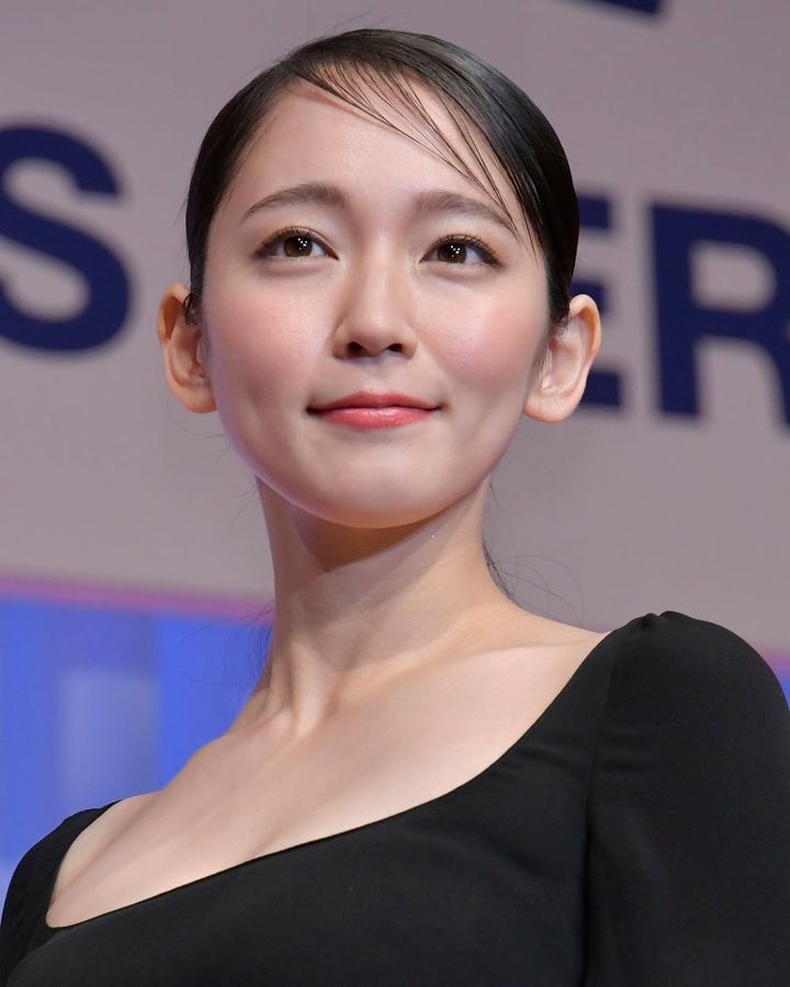 3位の吉岡里帆さん（2019年1月、時事通信フォト）
