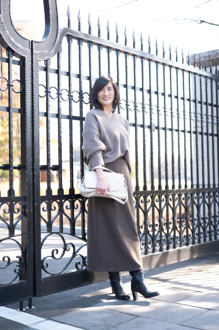 スタイルアップできる「Iライン」で女性らしいシルエットを際立たせた大人のエレガンスコーデ【Day4】