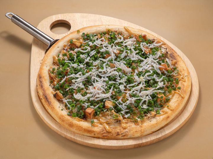 「しらすと青ネギのピザ」2300円