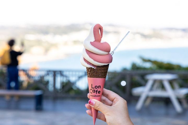 「いちごとバニラのミックスソフトクリーム」600円