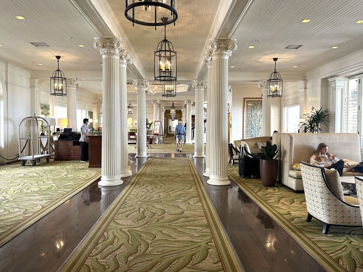 改装前のロビー