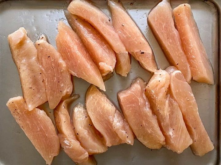 鶏むね肉のスティックヤンニョムチキン