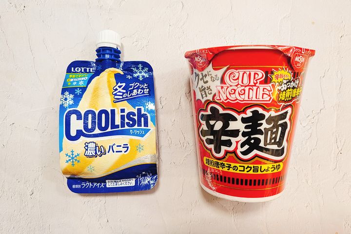 ロッテのクーリッシュを、激辛ラーメンに入れるというレシピ……。今回“パートナー”に選んだのは、日清カップヌードルの「辛麺」です