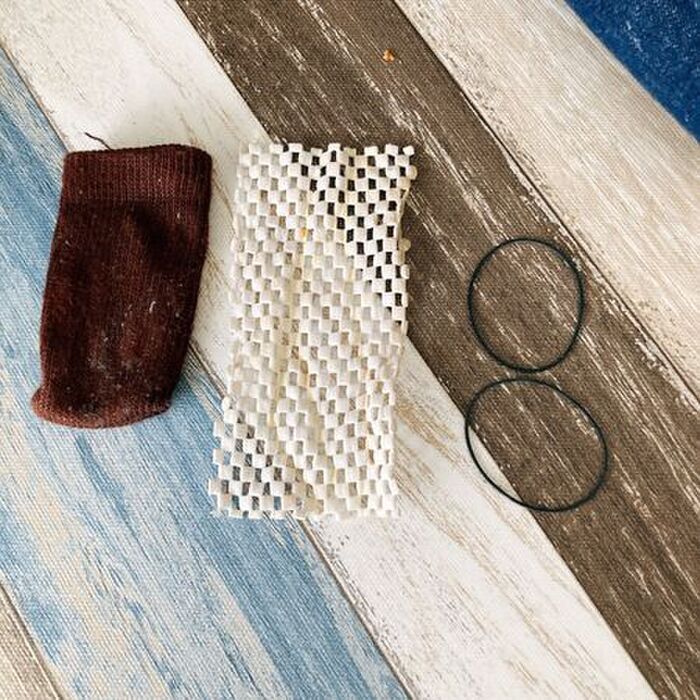 イスの靴下がすぐ脱げちゃう！そんな時はあるモノを