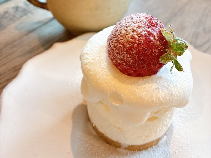 CAfe010 いちごのレアチーズケーキ