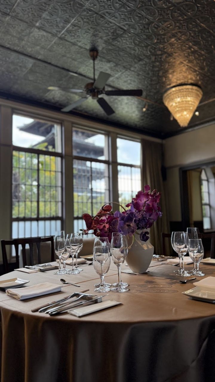 バンケットルーム。八坂の塔が見える部屋です。