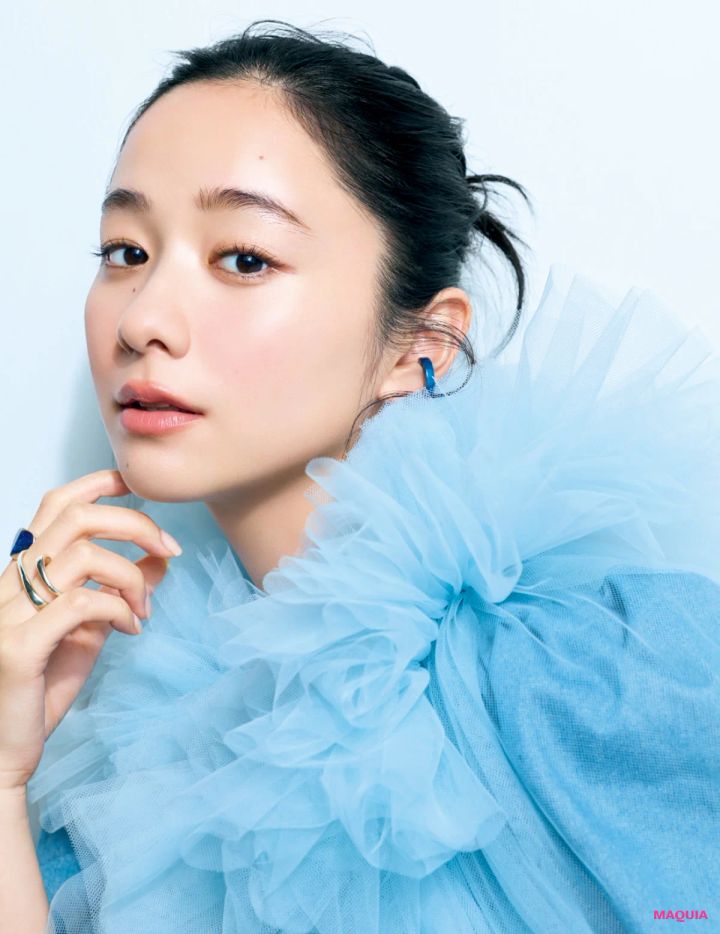 【2026年4月号】マキア表紙「堀田真由さん」のMAKE HOW TO！ 透明美肌を主役にしたカラーレスメイク