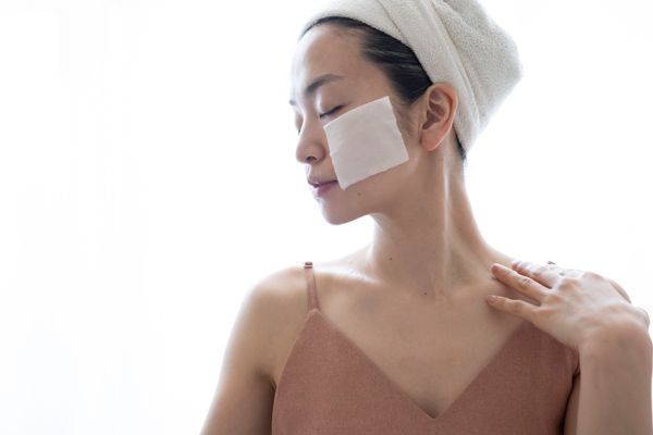 乾燥崩れを徹底的に防ぐ！大人肌のベースメイクの仕上げ方