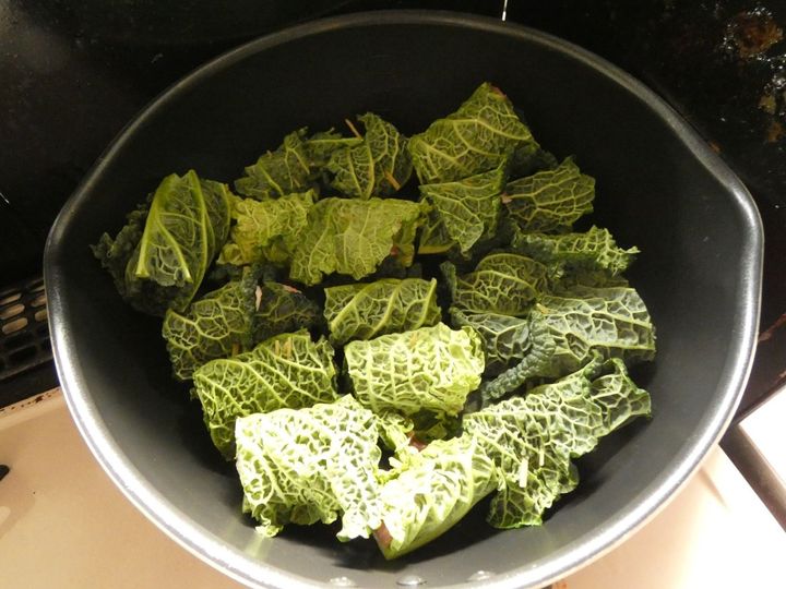 食べ応えバッチリ！「豚肉巻きサボイキャベツのトマト煮」