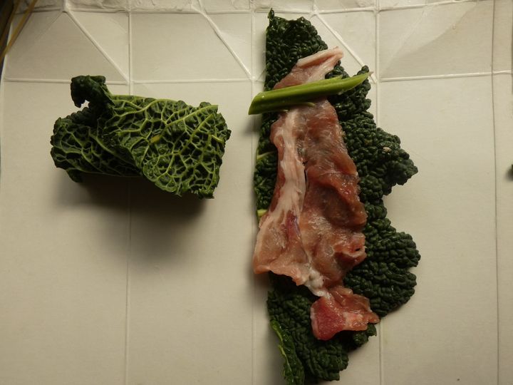 食べ応えバッチリ！「豚肉巻きサボイキャベツのトマト煮」