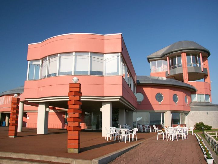 All About ニュース編集部が全国250人を対象に実施した「道の駅に関するアンケート」の調査結果から、旅の目的地にしたいと思う「北海道の道の駅」ランキングを発表！ 2位「厚岸グルメパーク」を抑えた1位は？