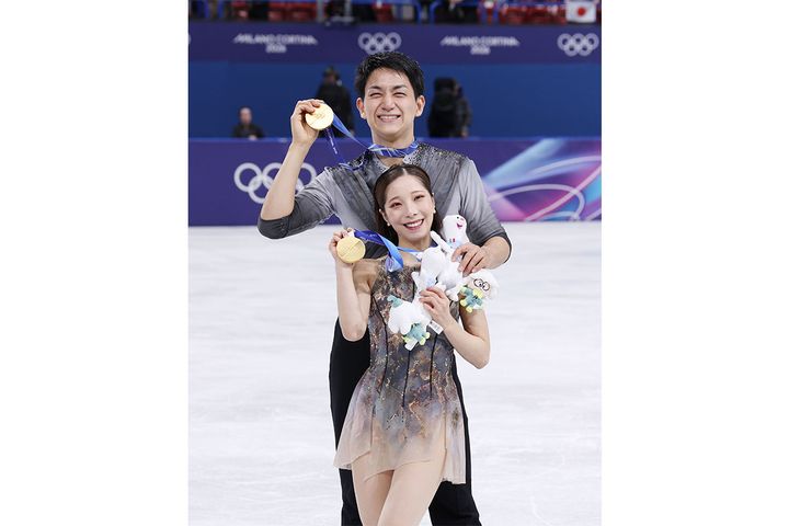 りくりゅうペア（2026年02月16日撮影、時事通信）