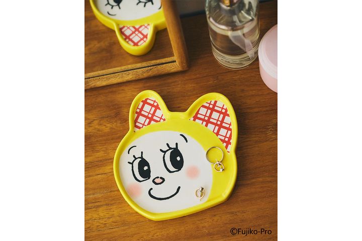 陶器アクセサリートレー／￥1,490（税込み）