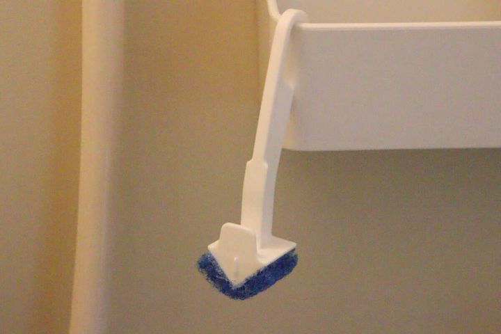 ダイソーの角の極み 3連L字スティックは引っ掛けて保管できるフック付き