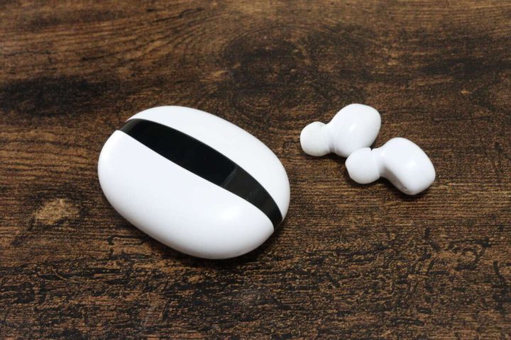 ダイソーの完全ワイヤレスイヤホン 残量表示付