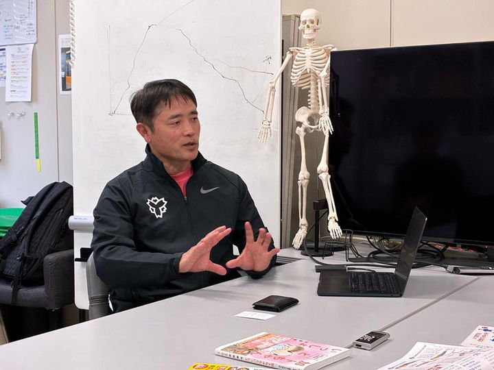 体操・運動の専門家である日本体育大学の三宅良輔教授