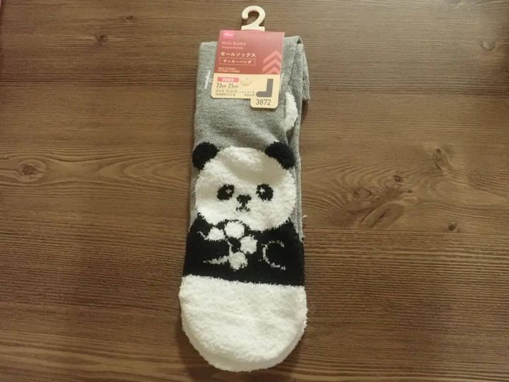 DAISO(ダイソー)：モールソックス(サッカーパンダ)