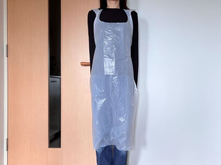 100均の大人用エプロン着用レビュー｜使い捨てもチェック【ダイソー・キャンドゥ】