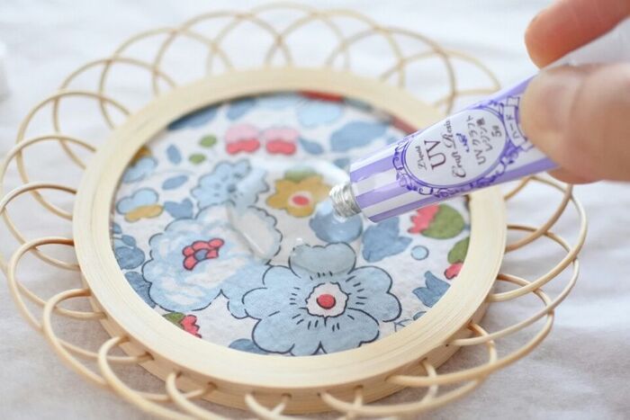 ③レジンを重ねます