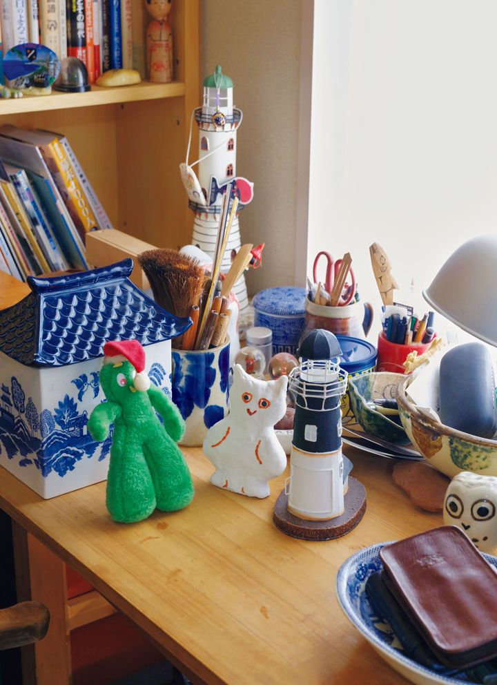 安西水丸がエッセイを書いた机