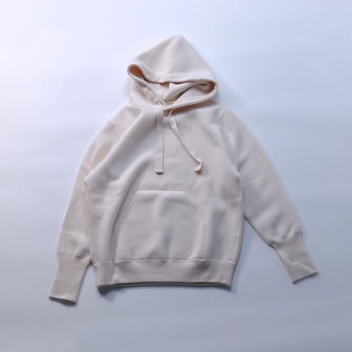 画像: 12GG Double-Face Pullover Hoodie ホワイト 各￥42,900／カシャーダ 出典：cashada-by-noren.stores.jp