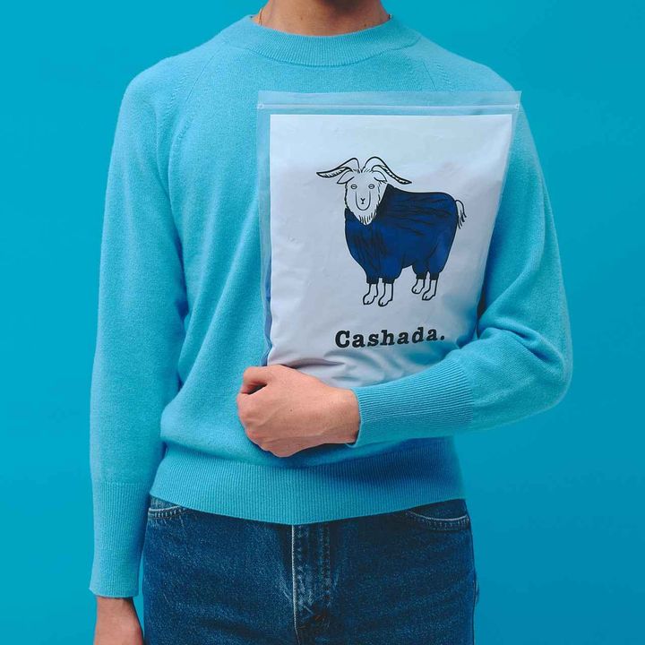 画像: 12GG Plain Crew Neck ライトブルー ￥20,900／カシャーダ 出典：cashada-by-noren.stores.jp