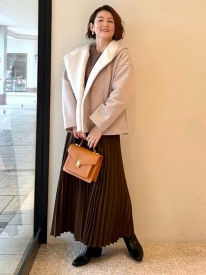 マスタードイエローのバッグで明るさを