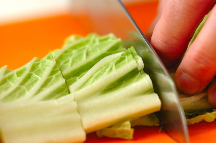 白ネギと白菜のパセリマリネの下準備1