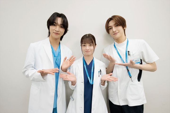 ドラマ『ヤンドク！』に出演する（左から）本多大夢、橋本環奈、浜川路己 （C）フジテレビ width=
