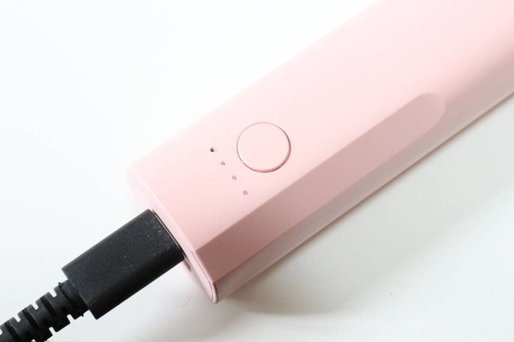 モバイルバッテリー ライトピンク インジケーター